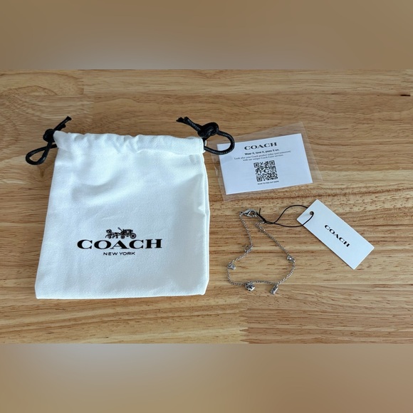 NWT Coach Silver-Tone Multi-Charm Bracelet - Signature C & Heart - Picture 3 of 7